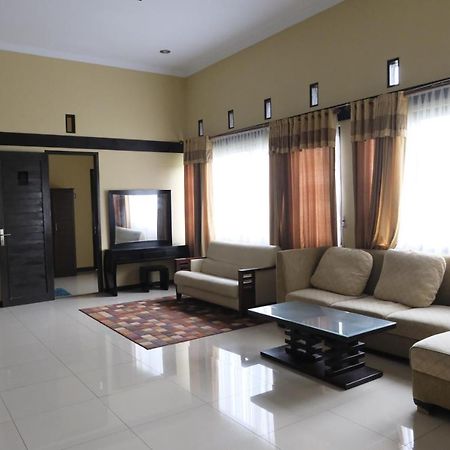 Aldeoz Villa Ciater Sarireja Buitenkant foto