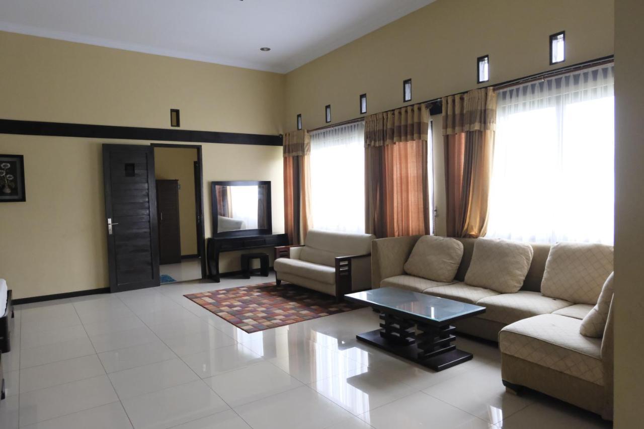 Aldeoz Villa Ciater Sarireja Buitenkant foto
