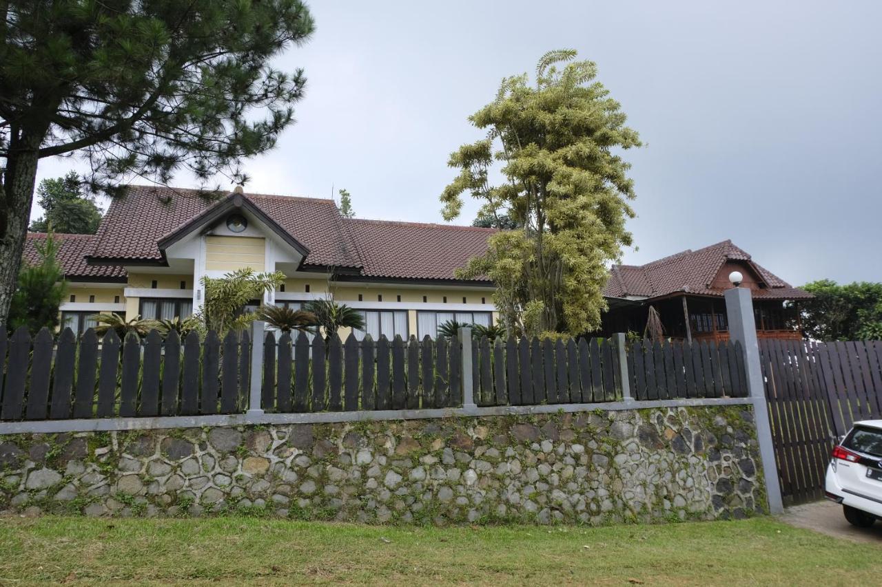 Aldeoz Villa Ciater Sarireja Buitenkant foto